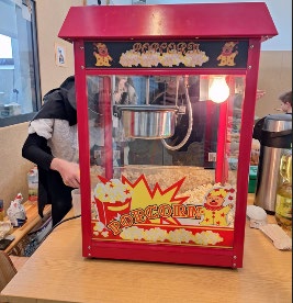 Popcornmaschine bei einer Schulvereinsaktion